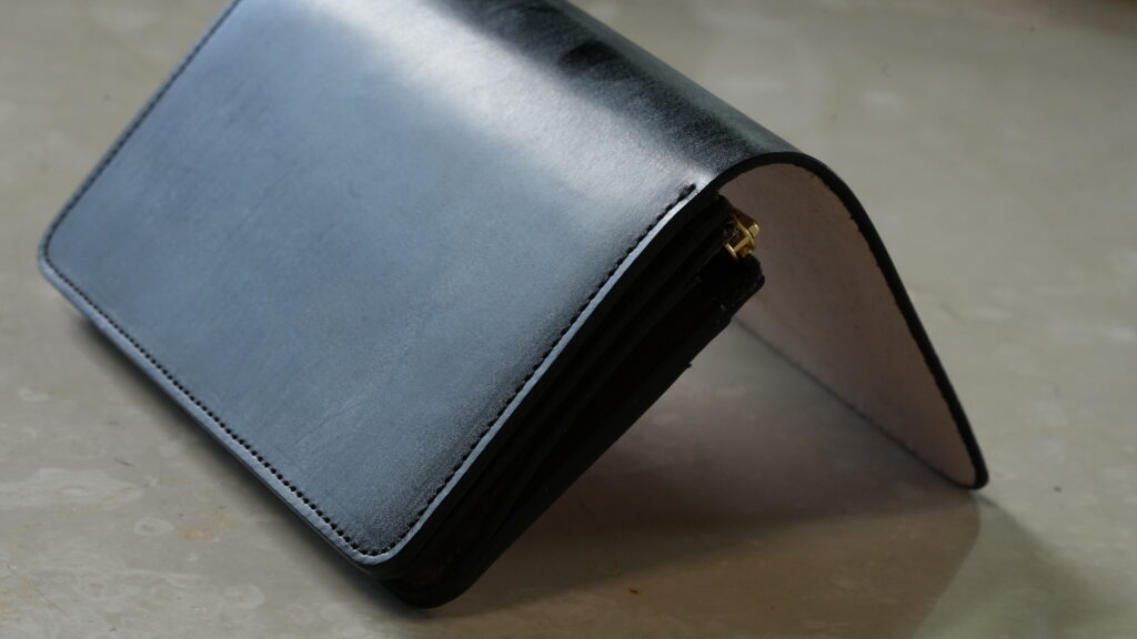 forme/フォルメ hand wallet bridle black